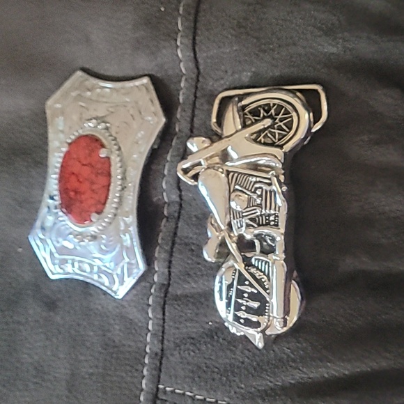 Belt buckle (2) - Picture 1 of 2